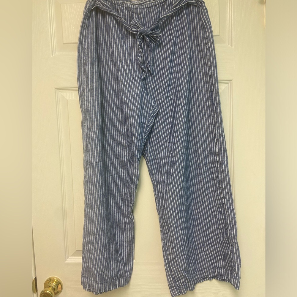 EUC beachlunchlounge wide leg cropped pin stripe pants